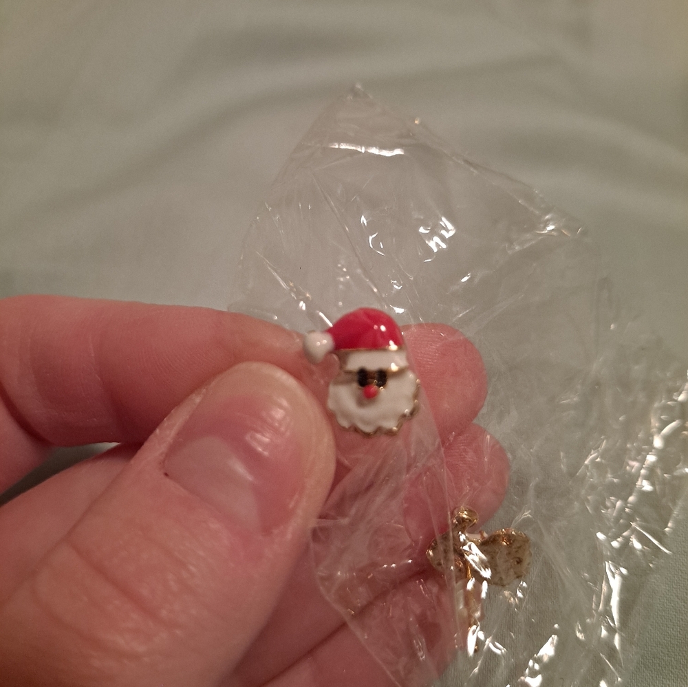 NWOT Christmas Earrings